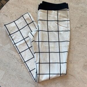 EXPRESS‎ Editor 6R White and Black Grid Pattern plaid business casual Pants